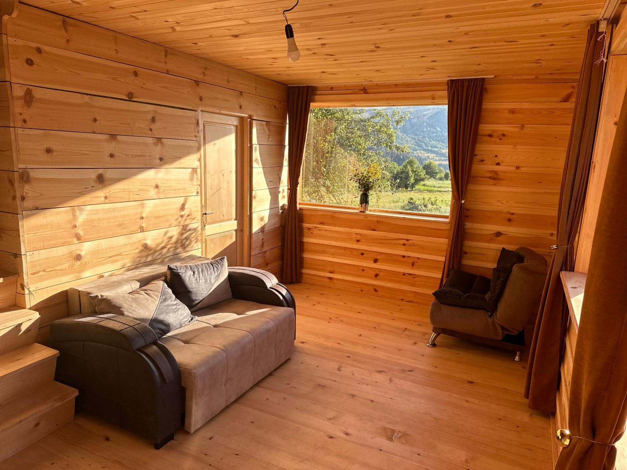 Ecohouse Svaneti Mestia Eksteriør billede
